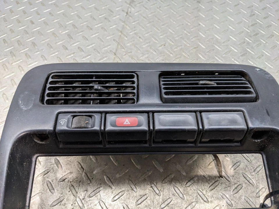 1994–1997 Nissan Pathfinder Hardbody D21 Center Dash Radio Trim Bezel Pa 1173882 - Image 4 of 4