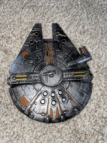 Disney Parks Star Wars Galaxy’s Edge Millennium Falcon pressofuso