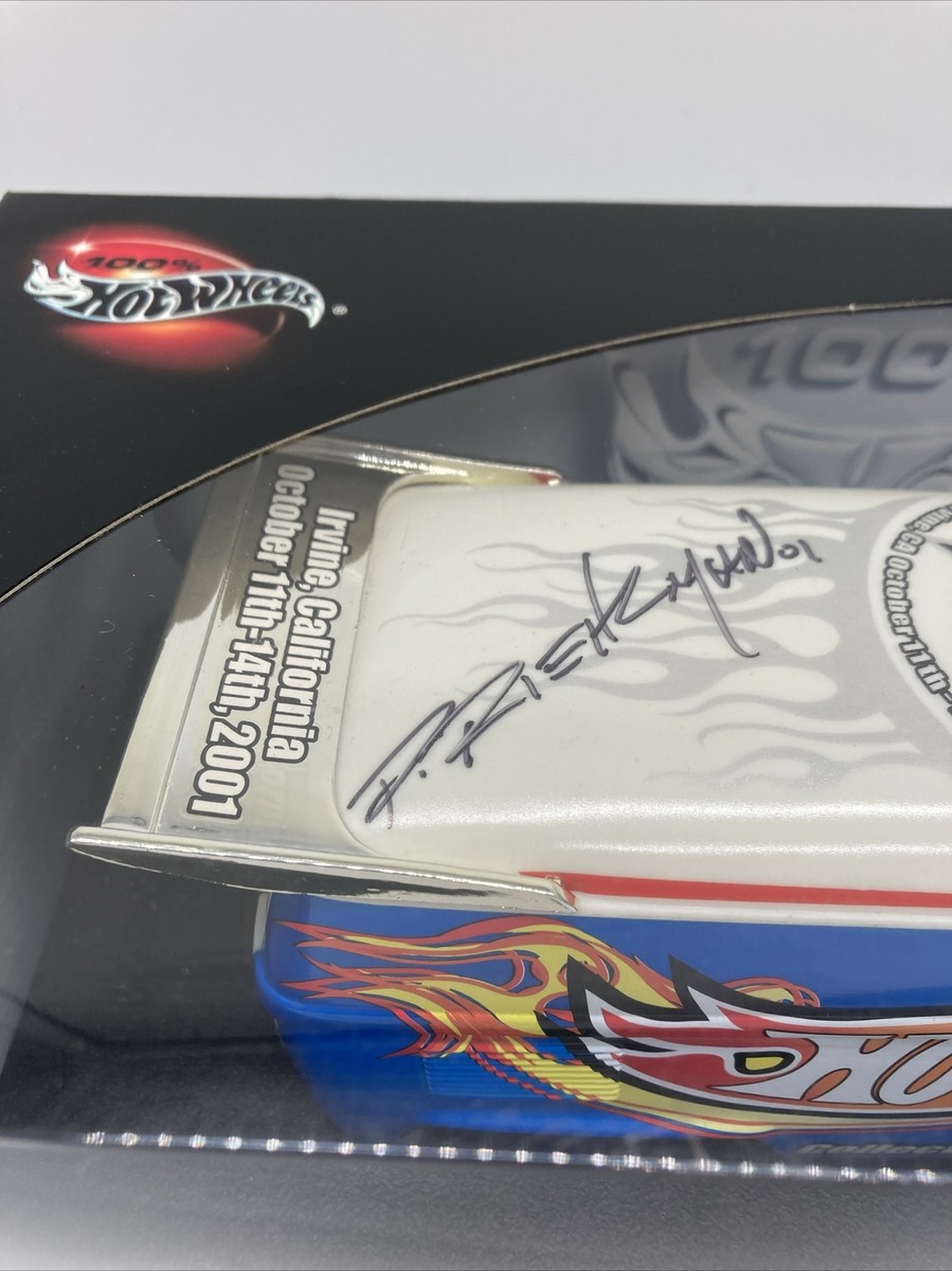 Hot Wheels 15th Convention scale 1/18 VW Drag bus (Autographed