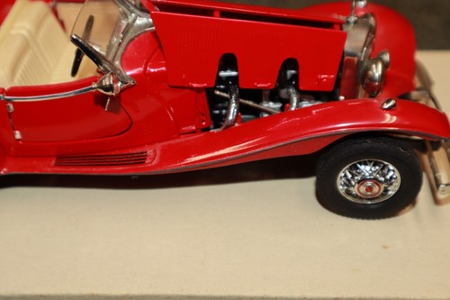 1935 Mercedes 500K Special Roadster Car in Red 1/24 by Franklin Mint - Picture 11 of 24