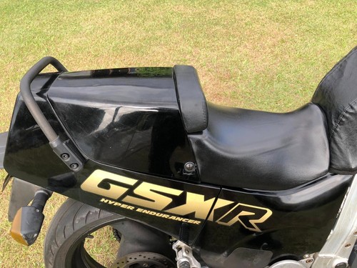 Suzuki GSXR J 1100 - Picture 9 of 24