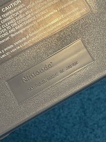 METROID- YELLOW LABEL- Classic Series( NES 1992) W/Box.  Good Condition