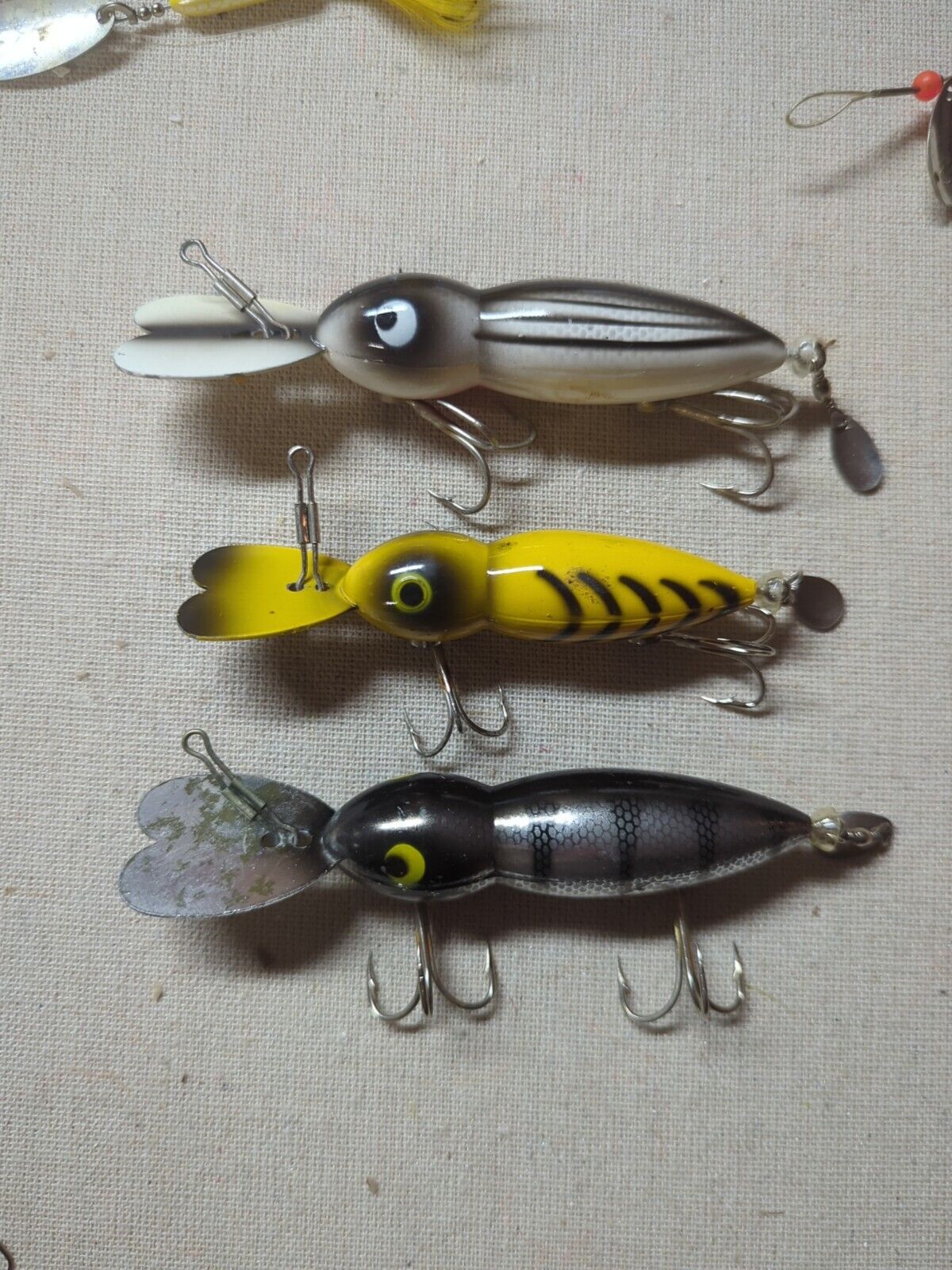 Lot Of 3 Crankbait Fishing Lures Group EE