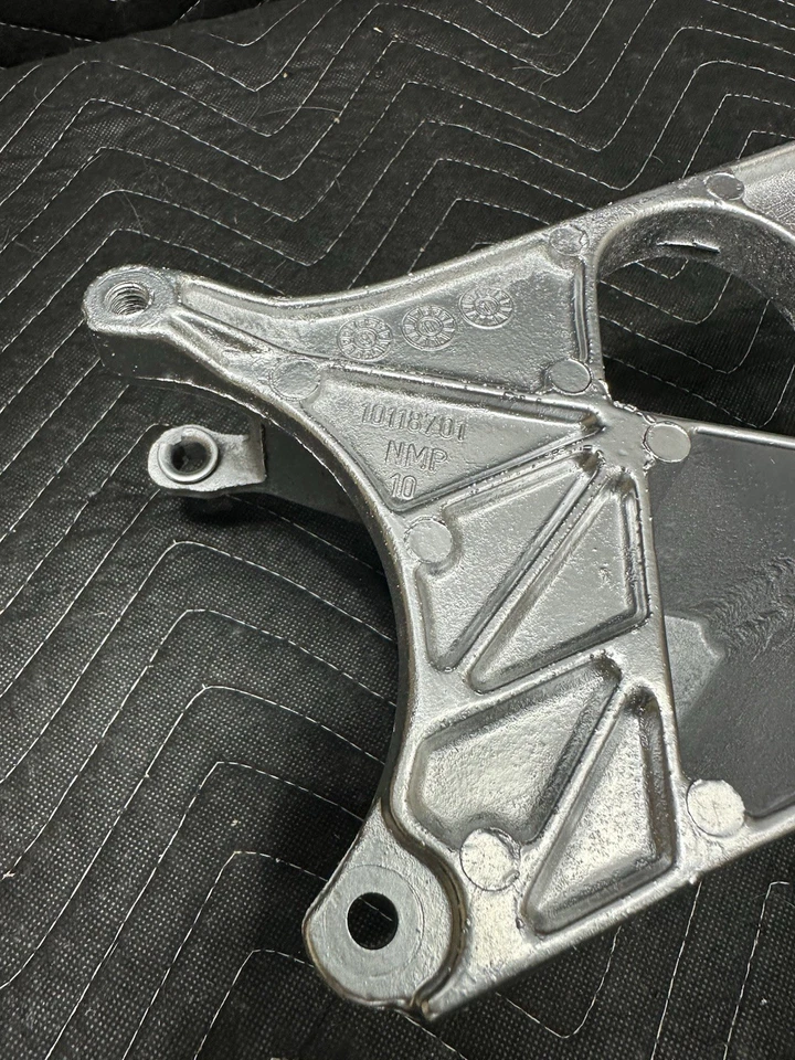 1988-95 Chevy🇺🇲GMC 350 Serpentine Power Steering Alternator Bracket 10118701  Foto 4 de 4