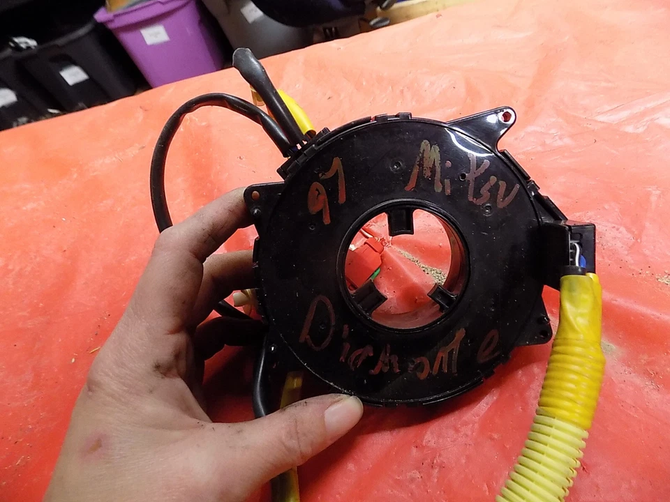 1997 1998 1999 2000 2001 2002 2003 2004 Mitsubishi Diamante Clock Spring - Image 2 of 2