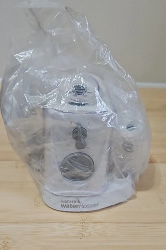 Waterpik Waterflosser Nano Compact Design -1 Water Flosser 2 Water Flosser Tips