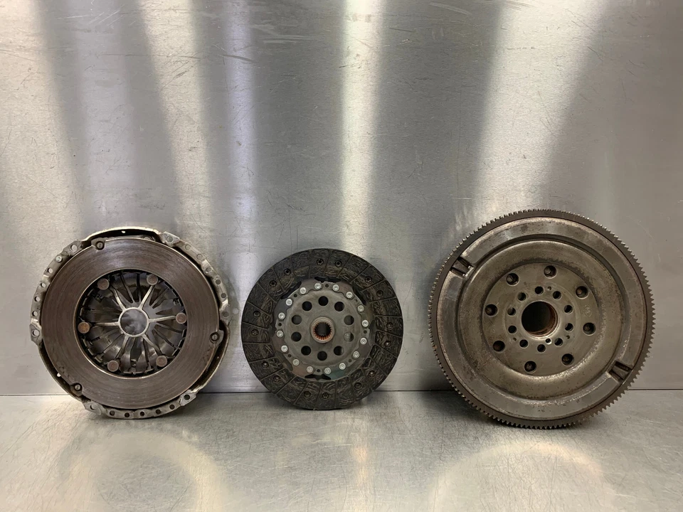 Volvo V50 S40 C30 C70 2011 2,0 diésel 5 cilindros doble masa volante y embrague Foto 2 de 4