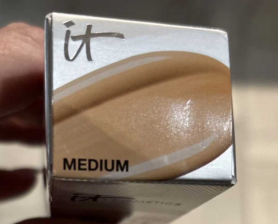 NIB It Cosmetics Your Skin But Better CC+ Full Coverage Cream SPF 50 1.08oz Tan - Image 4 of 4