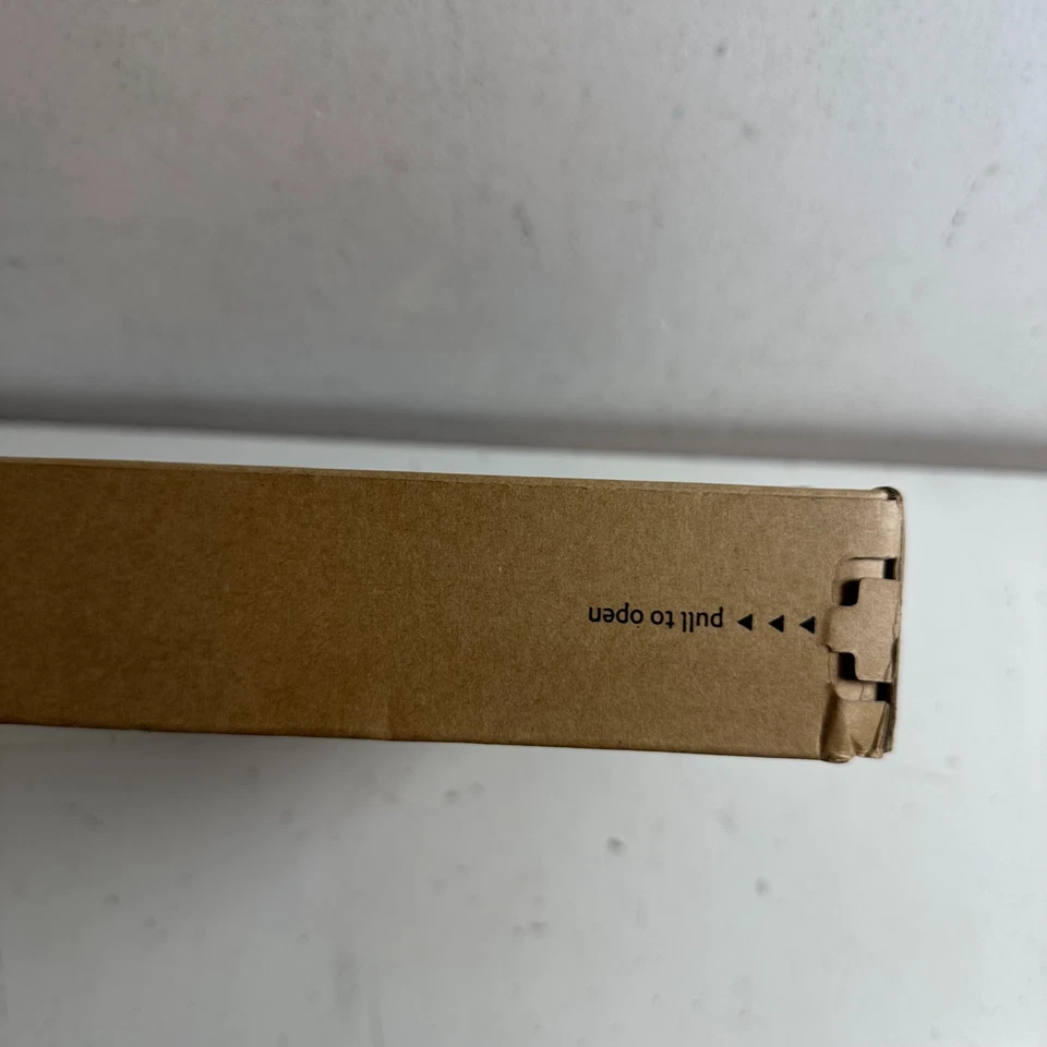 Amazon Kindle DX 9.7" LCD Wireless Handheld Wi-Fi eBook Reader - Image 4 of 4