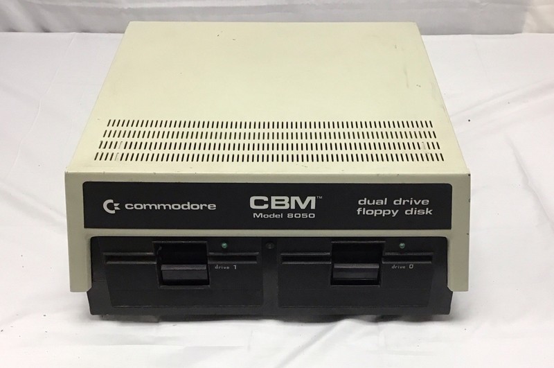 Commodore CBM 8050 Dual Floppy Disk Drive Dual Drive Powers On