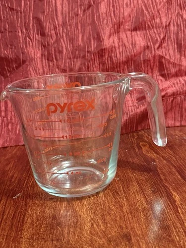 Vintage PYREX 516 Measuring Cup 2 Cup-16 Oz-1 Pint-500 ML Red Lettered J Handle