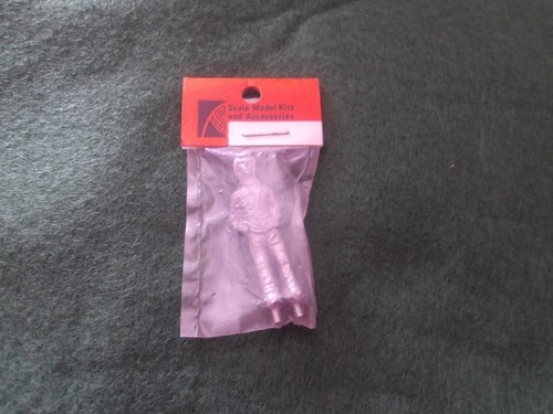 KS - N.&K.C. KEYSER LTD 6 X CONFEZIONI MAI APERTE DI FIGURE SINGOLE IN METALLO DA 4 CM E 1 ACC. - Foto 9 di 11