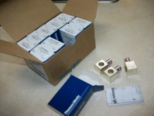 NEW MASTER CASE OF 30 THOMAS BETTS MD10F-3 KUBE FEMALE DISCONNECT 1/0 # 3 