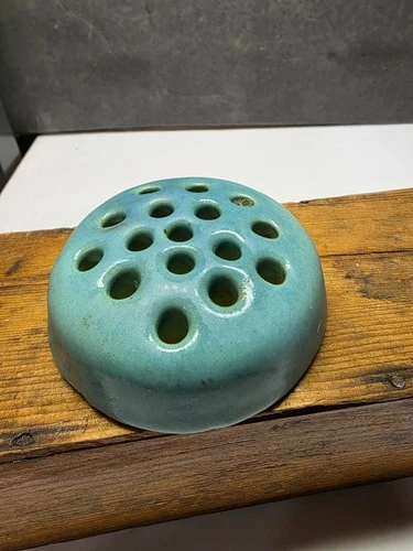 VINTAGE VAN BRIGGLE ART POTTERY FLOWER FROG