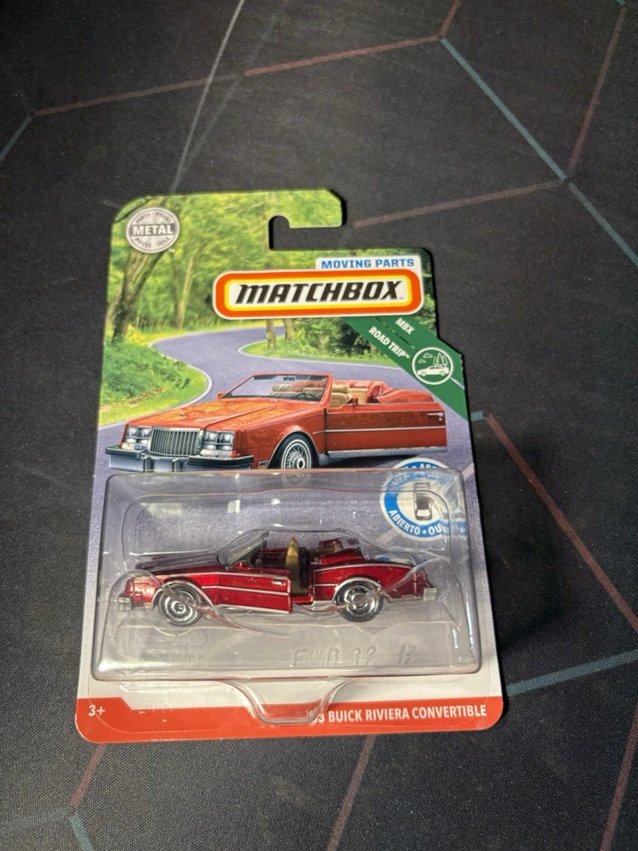 Matchbox Moving Parts MBX Road Trip '83 Buick Riviera Convertible in Red - Image 3 of 4