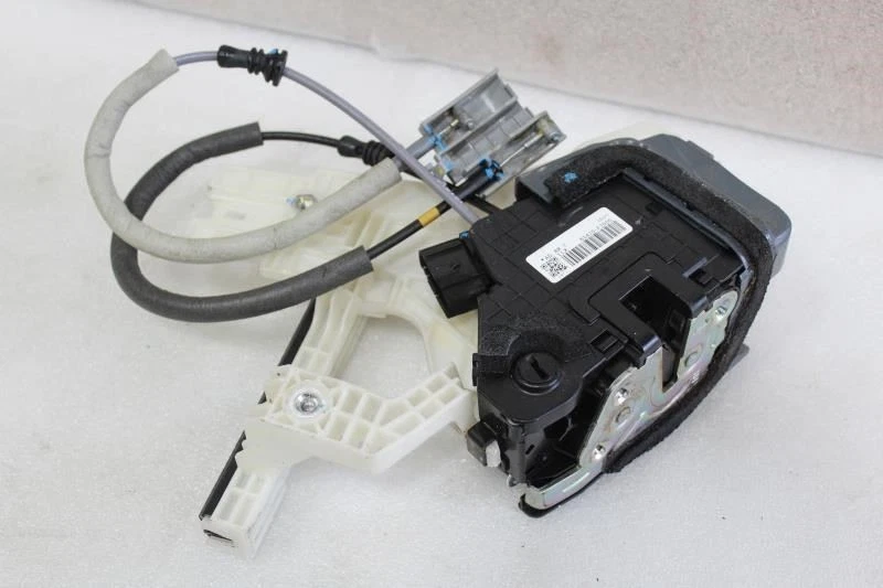 Hyundai Elantra 2017 2018 2019 2020 cerradura puerta trasera derecha cierre actuador pestillo Foto 2 de 4