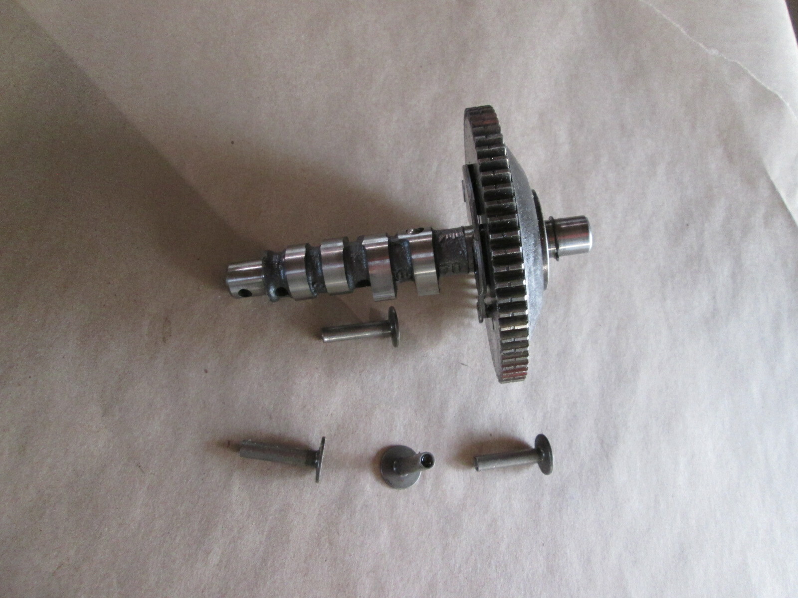  18hp Kawasaki Twin FH531V-CS06 camshaft & Tappets #49118-7004