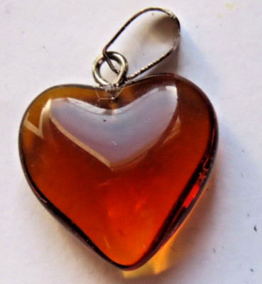 Piedra imitacion ambar - hermoso color - Corazón Colgante