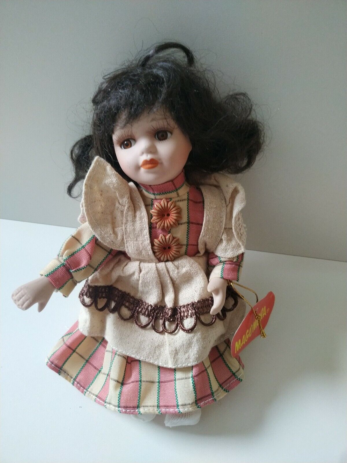 Hübsche Porzelan Puppe mit Weichkörper ca.20cm MAGOMERA