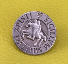 Knights Templar Seal Silver  25mm Lapel Pin
