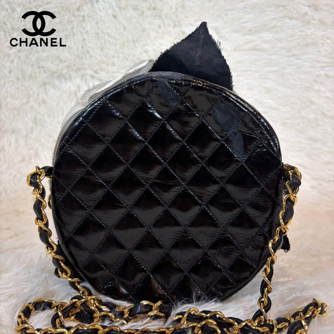 Chanel Black Patent Leather Camellia Shoulder Bag 6.3x5.9x1.6 Used