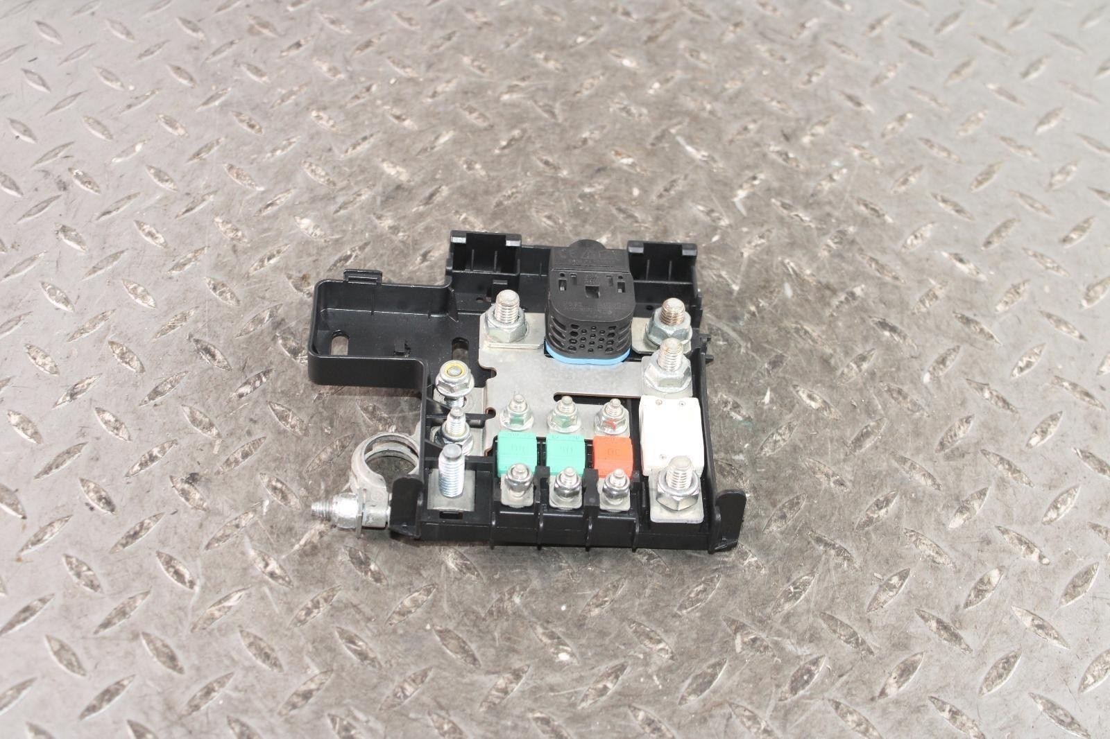 Maserati Quattroporte 2014-2020 Battery terminal P/N 6700020290
