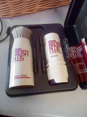 Vintage Gillette Brush Plus Shaving Kit no razor  1984 - Travel Kit Hard Case