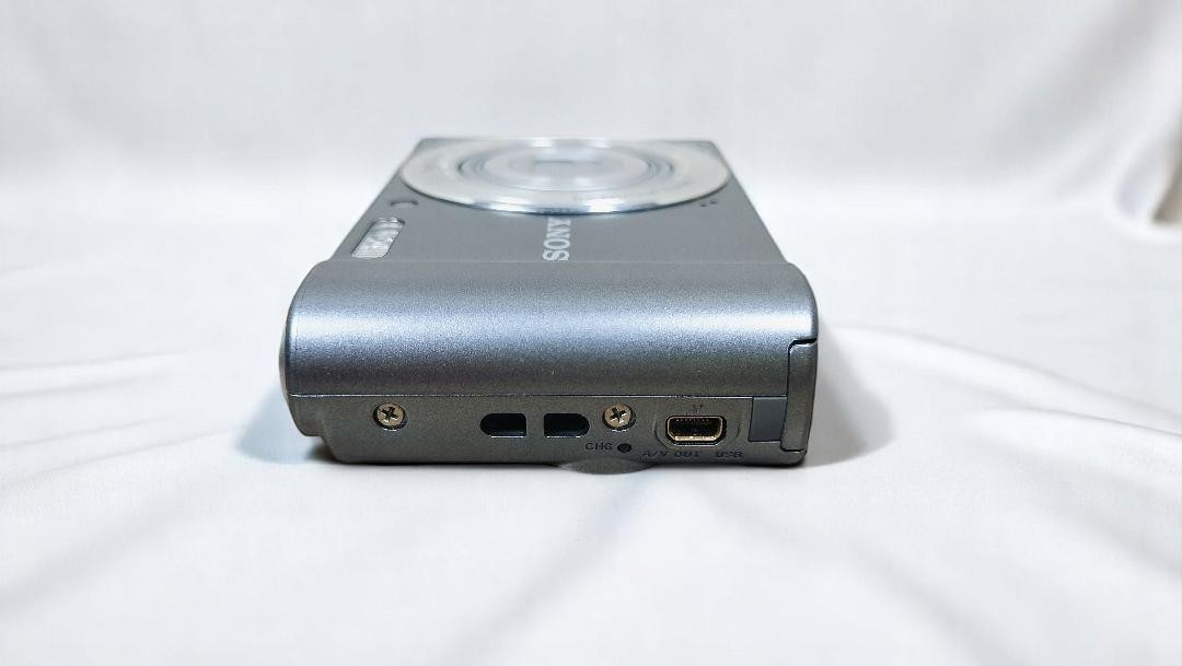 Mint] Sony Cyber-shot DSC-W810 20.1MP Digital Camera Silver