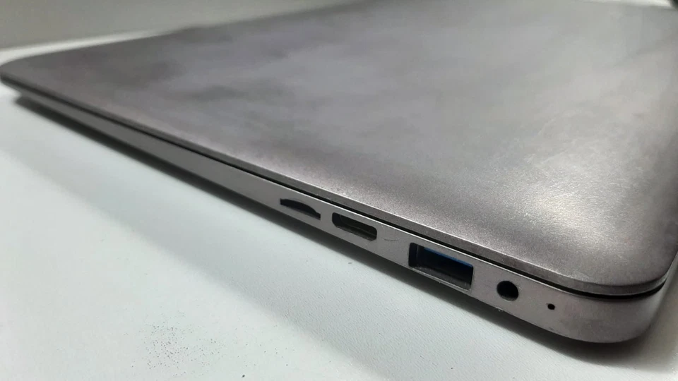 Mediacom SmartBook 14 Ultra, Windows 11, Intel Quad Core 1.44 GHz, 32GB eMMC - Immagine 2 di 4