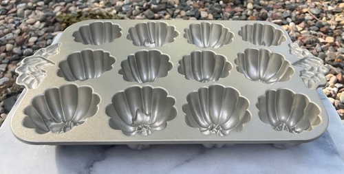 Williams Sonoma NordicWare Pumpkin Patch Pan USA 6 Cups Halloween Thanksgiving - Picture 2 of 7