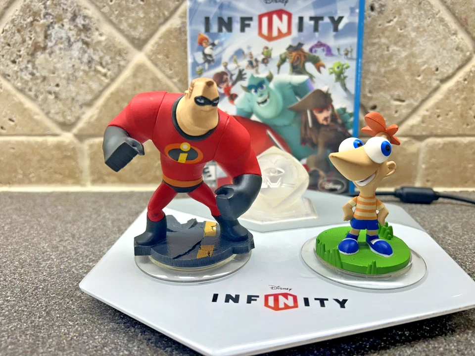 Disney Infinity Wii U Game Portal And 7 Figure Bundle; Mr Incredible; Phineas + - Image 4 of 4