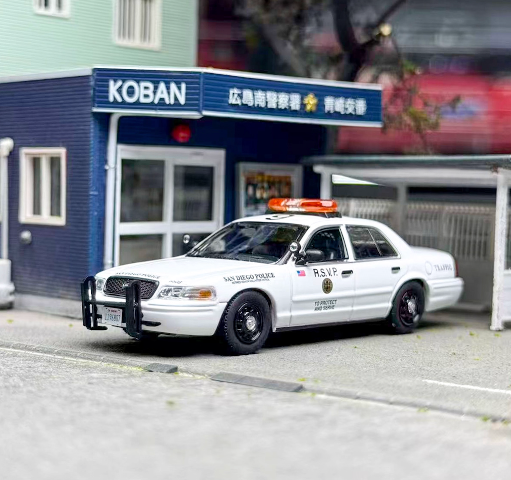 EY Rollin 1:64 RSVP Police San Diego CROWN VICTORIA Model Diecast Display Car