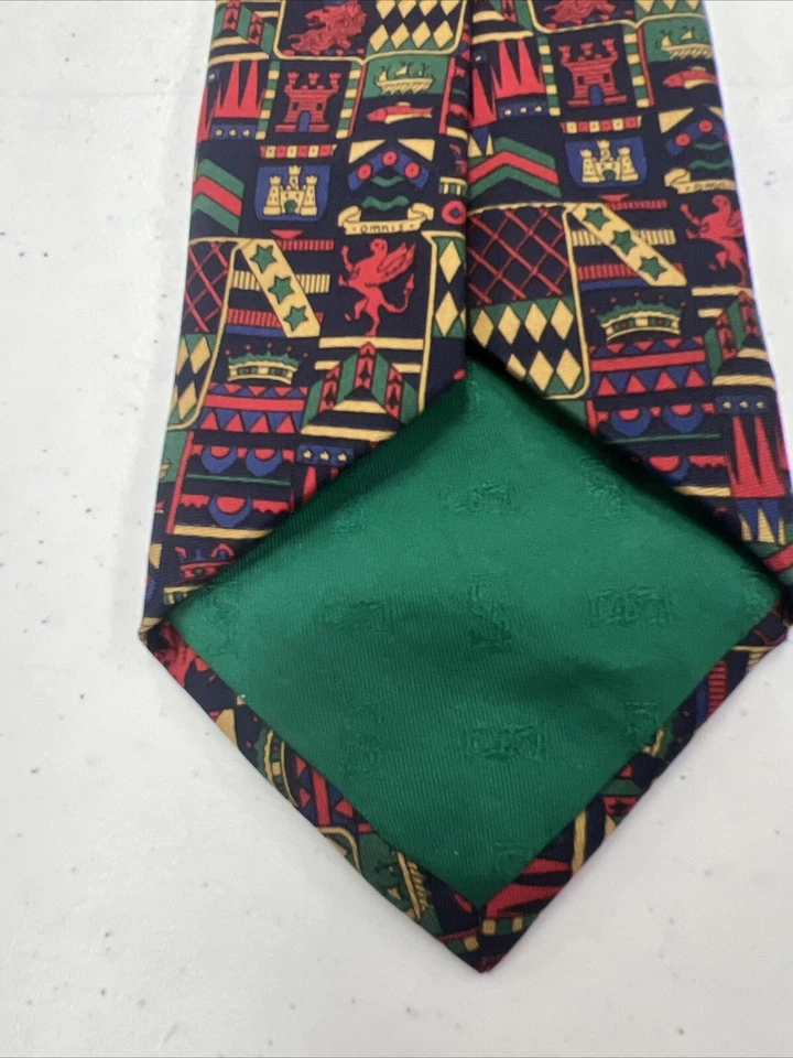 Gravata masculina Sulka multicolorida brasão de seda US$ 395 - Imagem 3 de 4