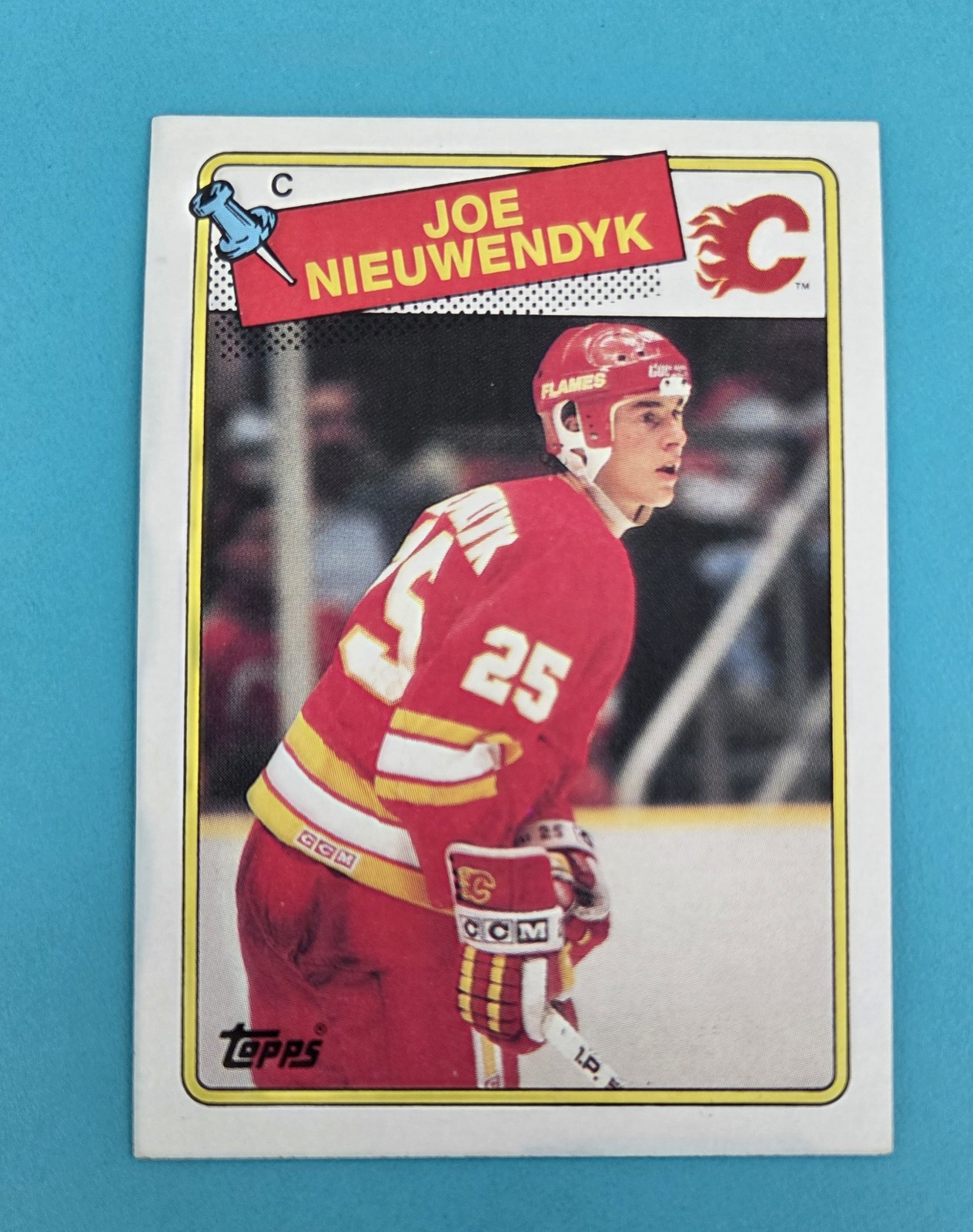 1988-89 Topps RC #16 Joe Nieuwendyk Calgary Flames HOCKEY Card 2F