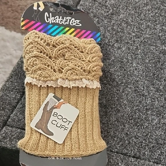 Puño de bota Chatties beige con ribete de encaje nuevo con etiquetas Foto 2 de 2