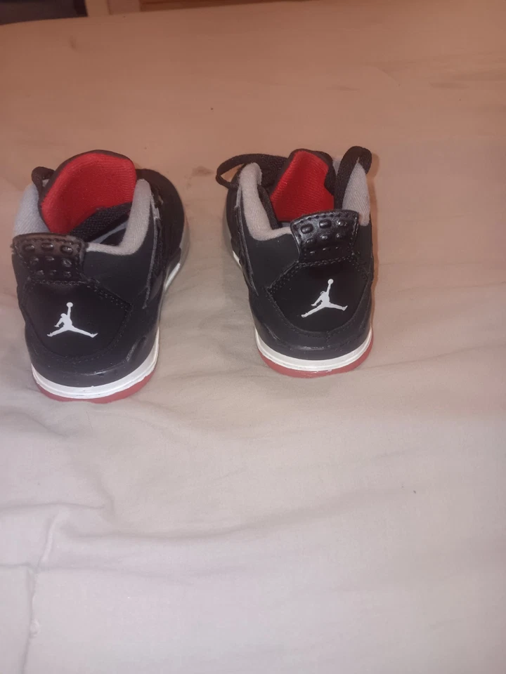 Zapatos para niños Nike Air Jordan 4 IV criados/negros/rojos, talla 10c Foto 3 de 4