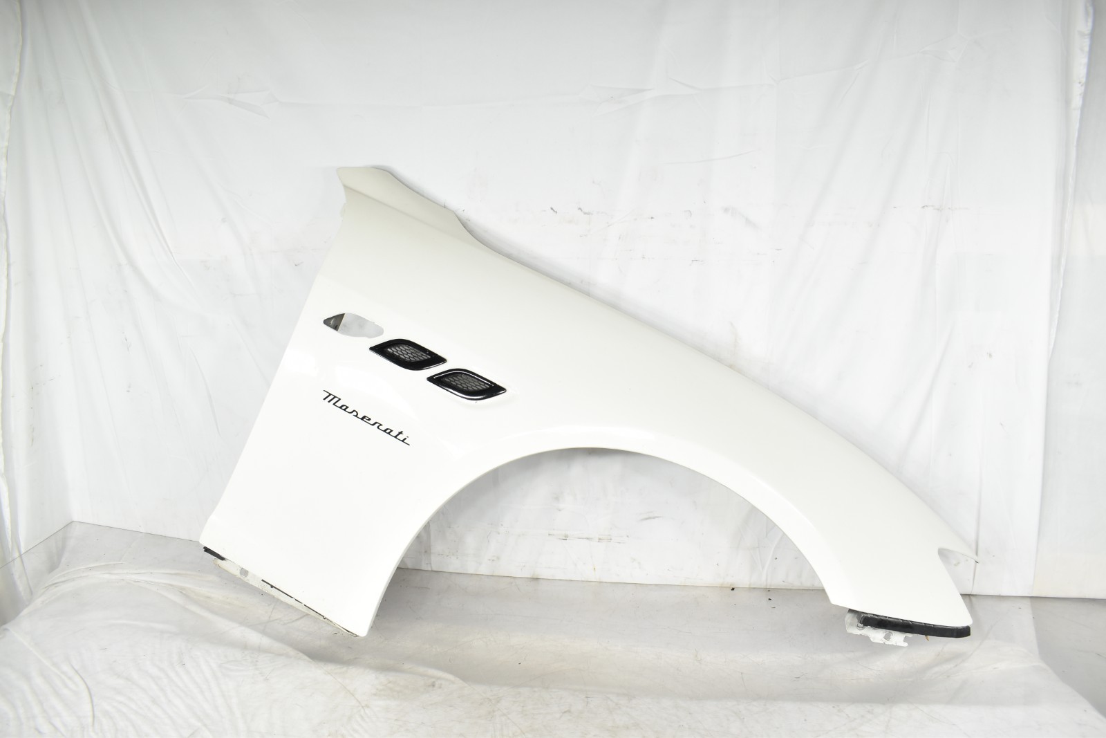 14-24 Maserati Quattroporte M156 S Q4 GTS Right Side Fender Assembly White OEM