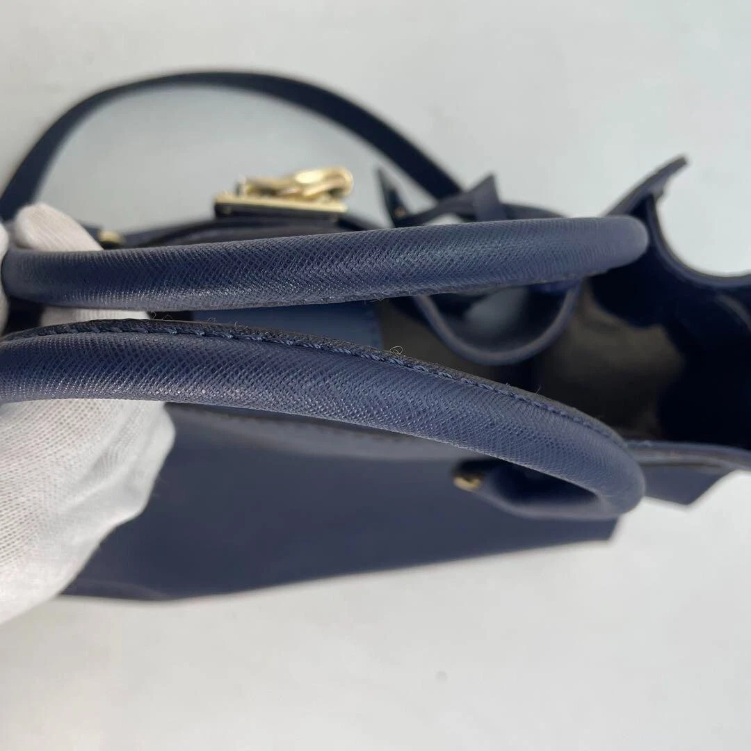 Borsa a mano Michael Kors in pelle marina FS437 tote bag tracolla lucchetto formale