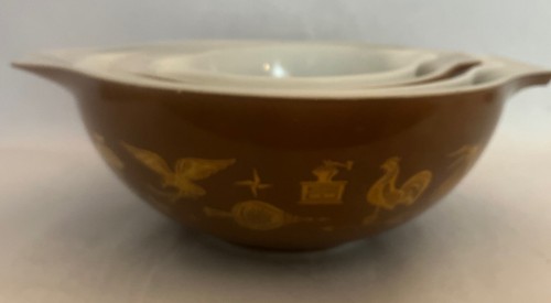 Pyrex Early American Brown & White Cinderella Nesting Mixing Bowls Set of 4 - Picture 3 of 6