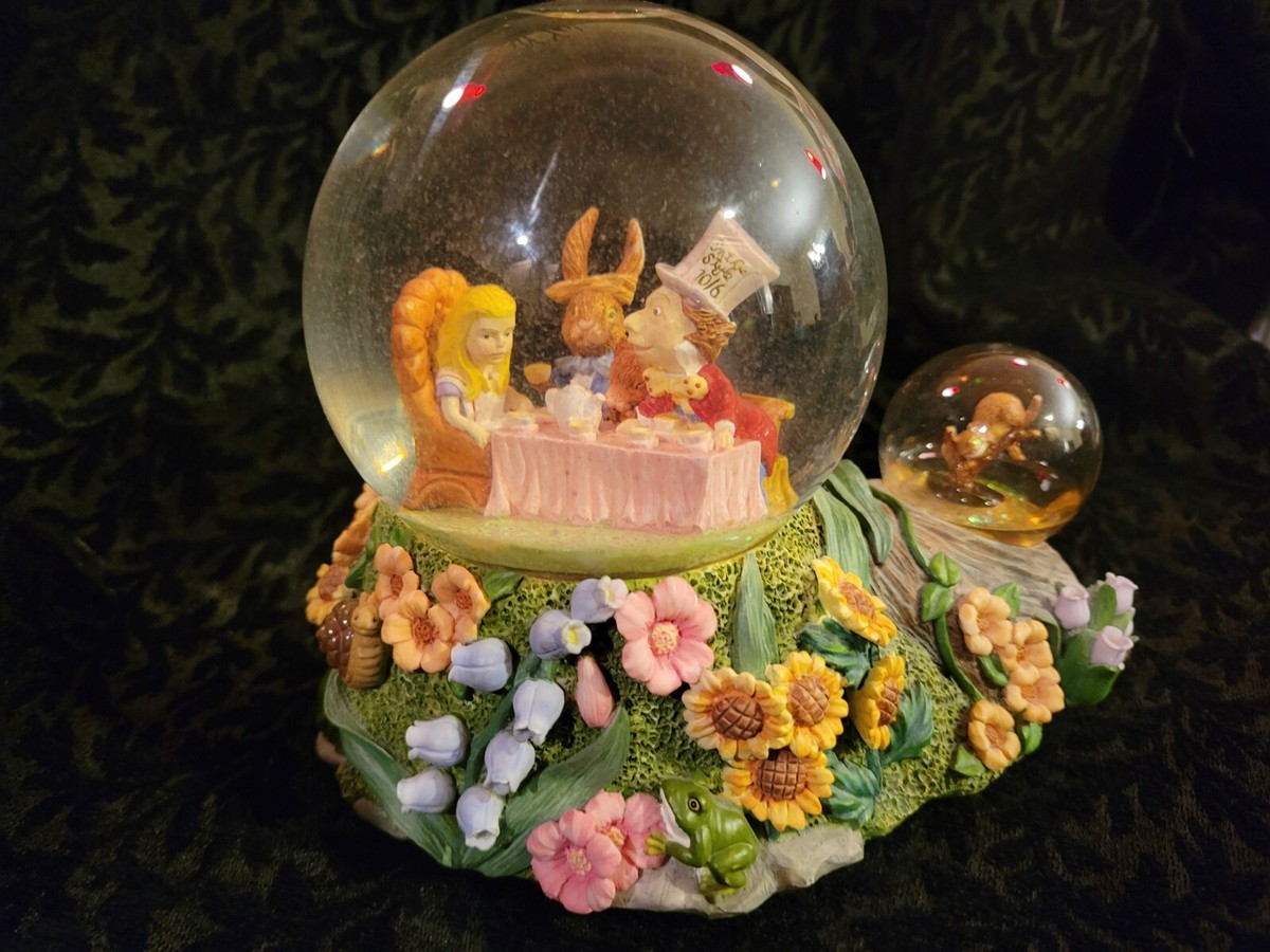 RARE Disney Alice In Wonderland Snowglobe Musical Mad Hatter's Tea