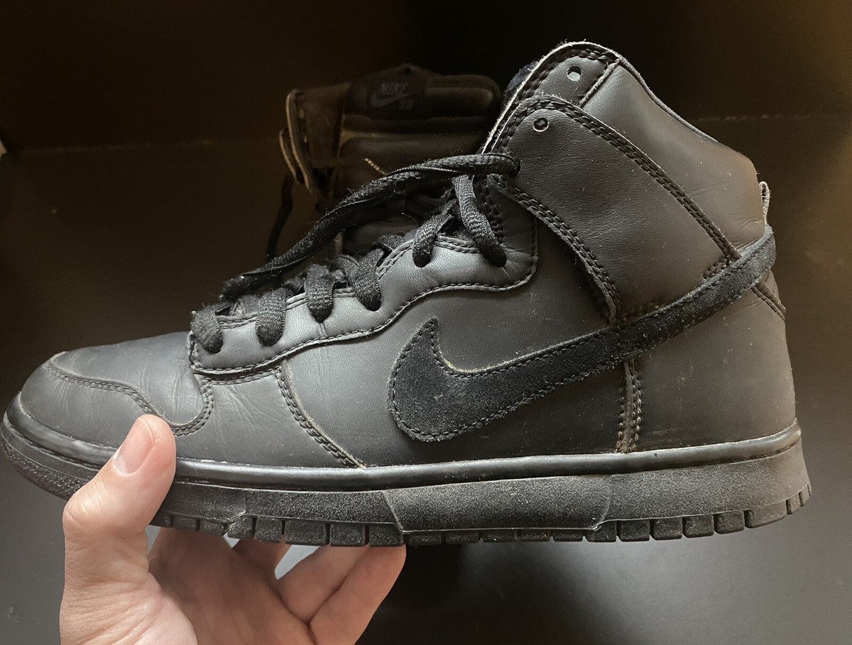 100% Authentic Nike SB Dunk High Premium Blackout Gortex 100% Authentic Nike SB Dunk High Premium Blackout Gortex