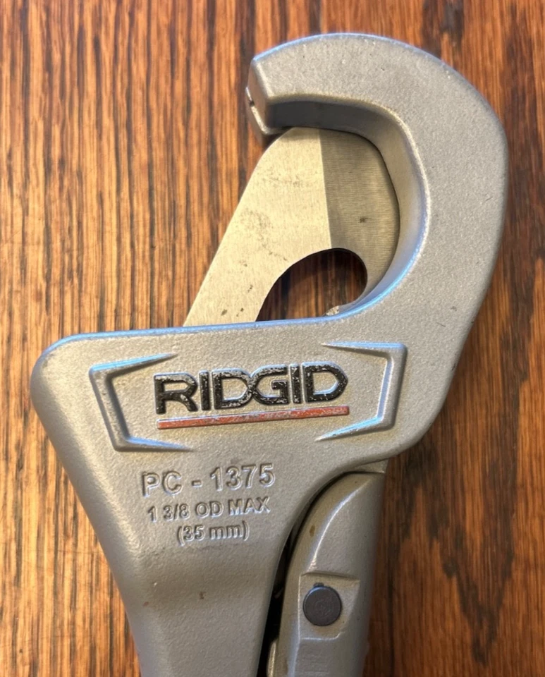 Ridgid PC-1375 (35mm) Plastic Tubing/Pipe Cutter Pre-Owned - Image 4 of 4