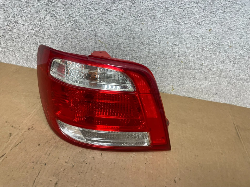 Luz trasera lateral izquierda conductor Saab 9-2x 92 2005 a 2006 OEM Q6761 DW Foto 2 de 4