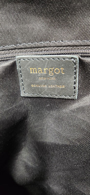 Margot 100% Genuine Leather Black Backpack, Zipper Closure  display picture 3