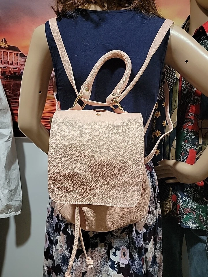 Vera Pelle Pink Pebbled Leather Made In Italy Backpack Convertible Adjustable - Image 4 of 4