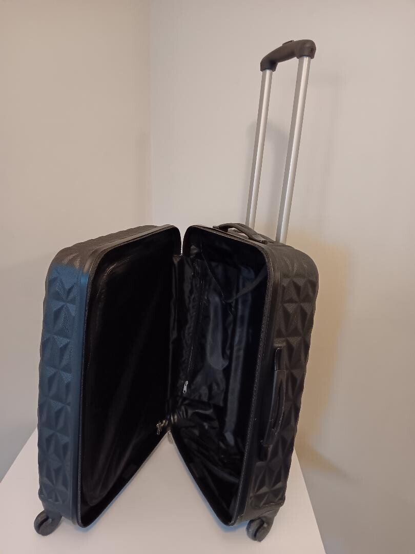 23" Hard Case Travel Luggage With Pull Up Handle And Wheels