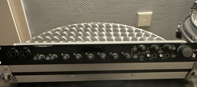 M-Audio M-Track Eight USB-Audioschnittstelle Rackmount, 8 Kanäle, 2 Mic-Eingänge