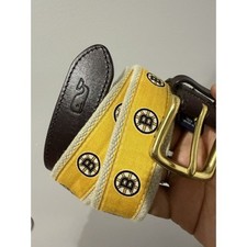 Vineyard Vines Boys NHL Hockey Boston Bruins Yellow Belt Size 32 37.5"
