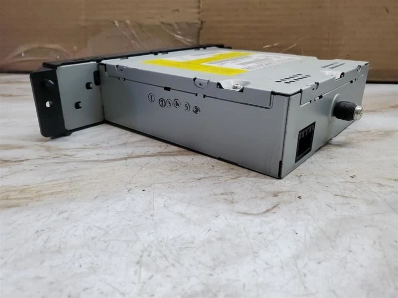 Volkswagen Routan 2012 reproductor de DVD P05064499AB Foto 4 de 4