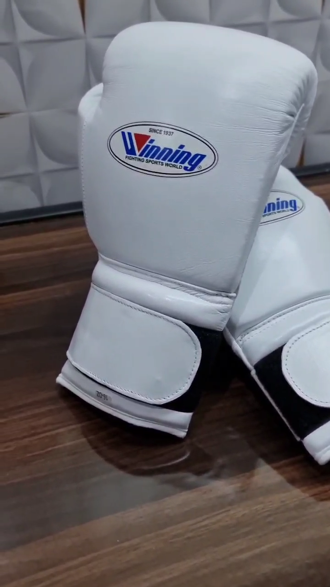 Winning boxing gloves 8oz-16oz white MS-600B strap type pro
